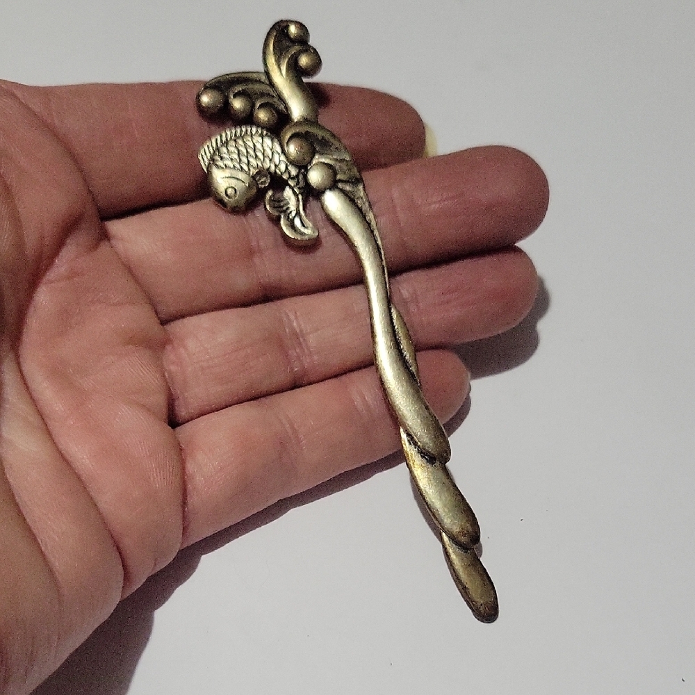 Elegant Gold Decorative Bookmark